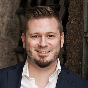 NEVEREST Team Trainer Lorenz Jahn