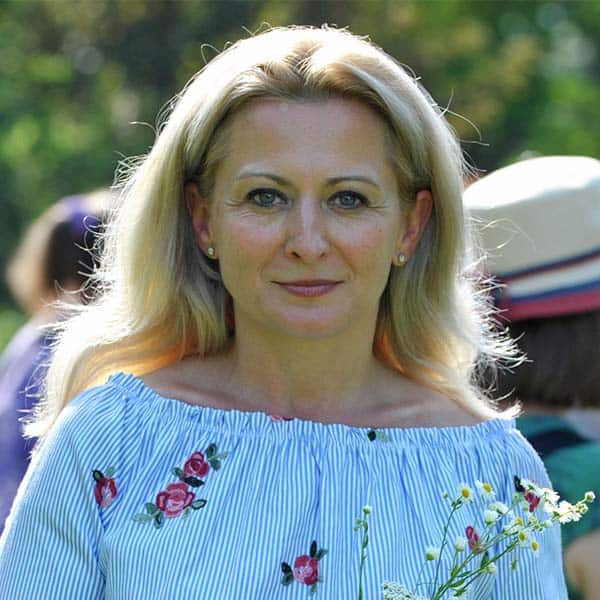 NEVEREST Team Trainer Renée Schüttengruber
