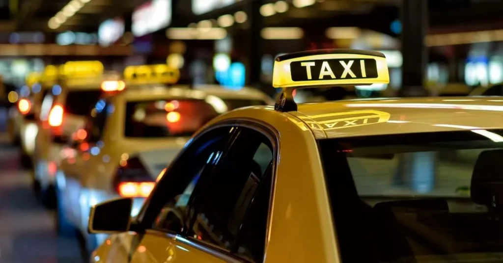 Taxis an einem Taxistand