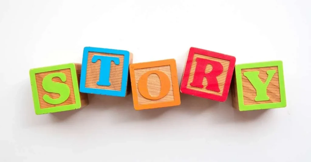Buchstabenwürfel, die das Wort „Story“ ergeben